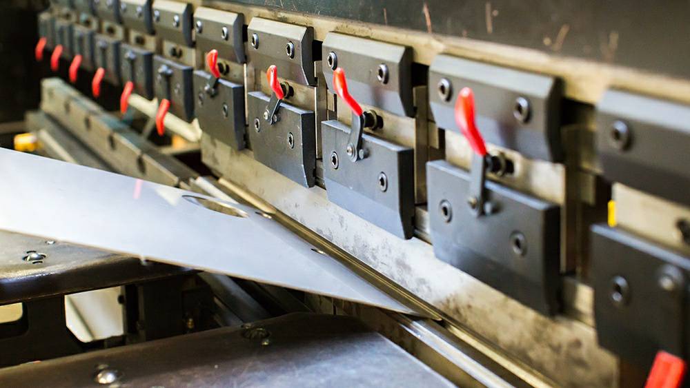 制作钣金加工项目都有哪些基础设备?-太原光远教育科技创新有限公司 制作钣金加工项目都有哪些基础设备?-太原光远教育科技创新有限公司