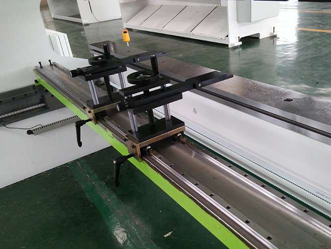 介绍钣金加工数控折弯机技巧-太原光远教育科技创新有限公司